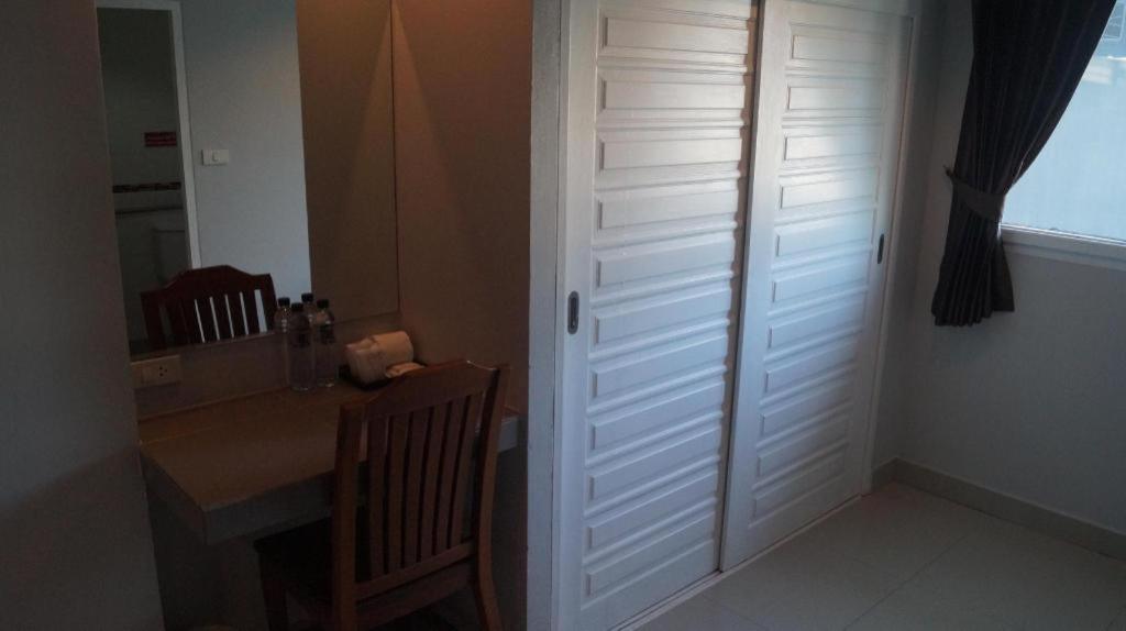 P.F Mansion Hotel Chaweng  Exterior photo