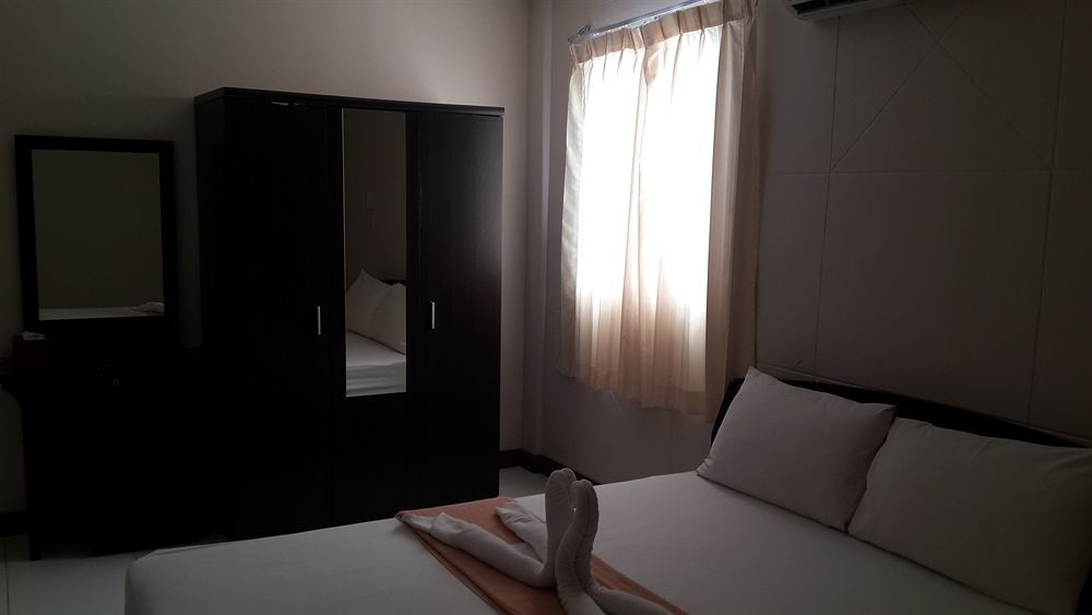 P.F Mansion Hotel Chaweng  Exterior photo